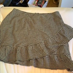 Gingham ruffled skirt